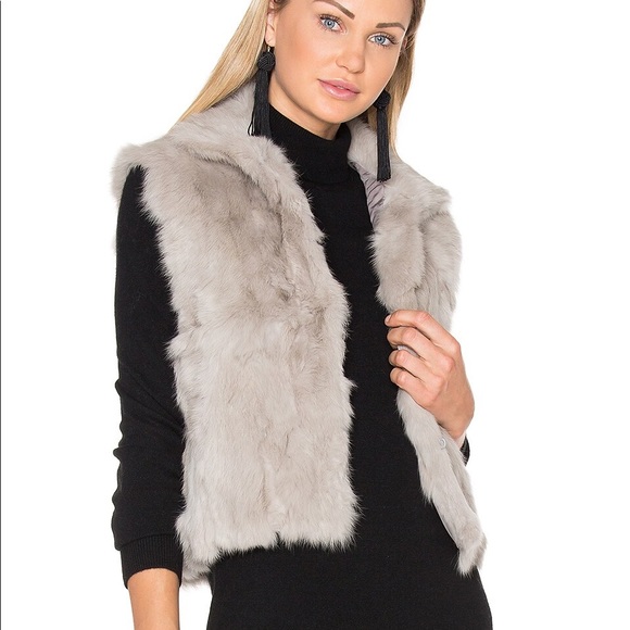 Adrienne Landau rabbit fur vest in light grey - Picture 1 of 4